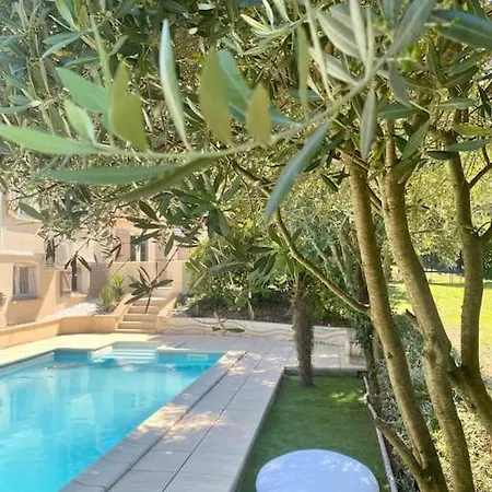 Maison Familiale A 5 Min D'albi بيت للعطل